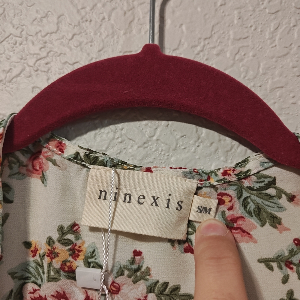 Ninexis Floral Print Robe - Picture 2 of 2
